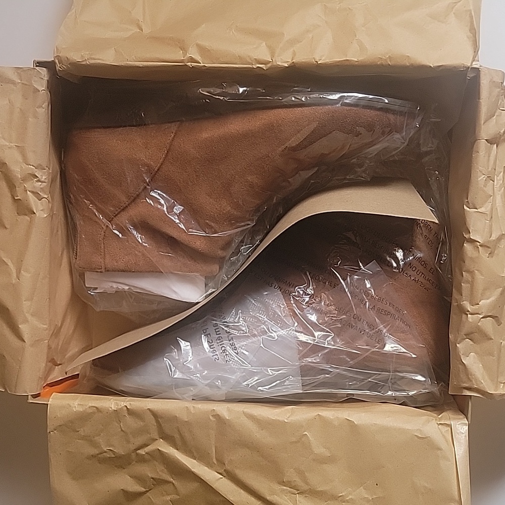 Gentle souls by Kenneth Cole - Emma zip bootie - new - never wore